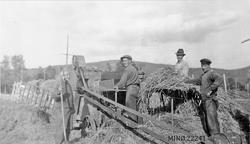 Skuronn. tresking, treskerverk