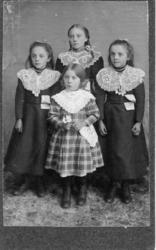 Fire søstre fra Akslahaugen