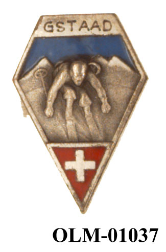 Inneholder 101 merker, pins og  medaljer.
Guttorm Berge tok tilbake samlingen 21.mai 1996.-notert i aksesjonsboken.