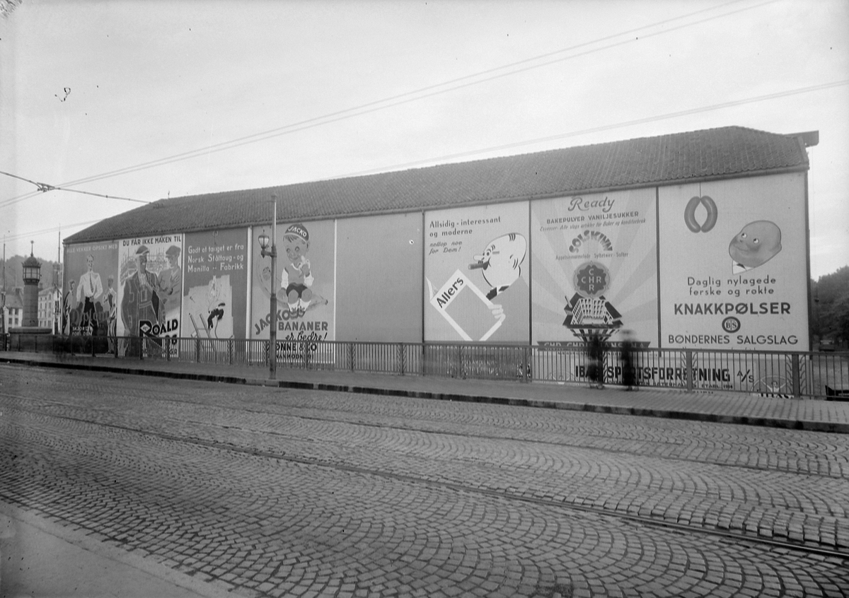 Reklame på Jenssen & Cos brygge