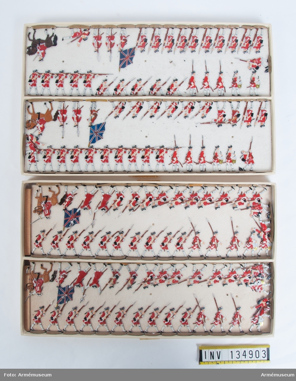 Infanteri från England från sjuåriga kriget.
Två lådor med infanteri i strid.
Fabriksmålade.