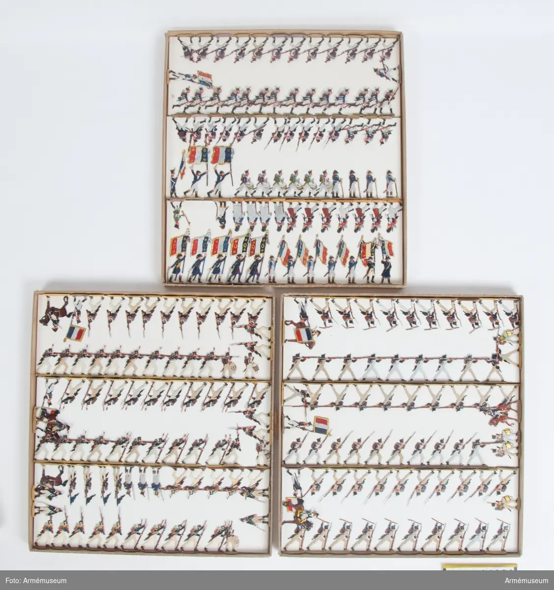 Infanteri från Frankrike från Napoleonkrigen.
Tre lådor med figurer.
Fabriksmålade.