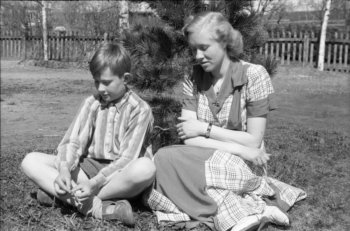Sigrun og Kjell Røisli - Portrett mai 1951.