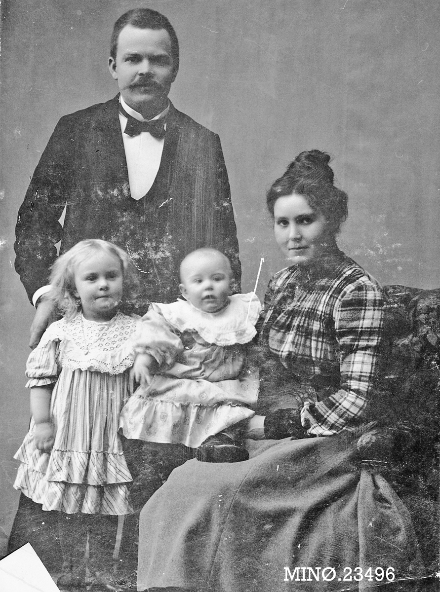 Familiebilde - Henrik Grønn med familie