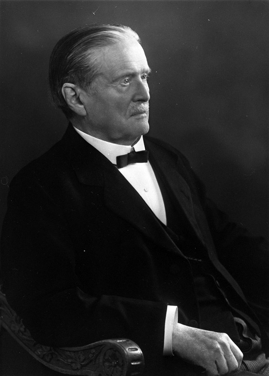 Enligt uppgift: "Otto Pettersson, kemist och grundare av Bornö Hydgrografiska station".
