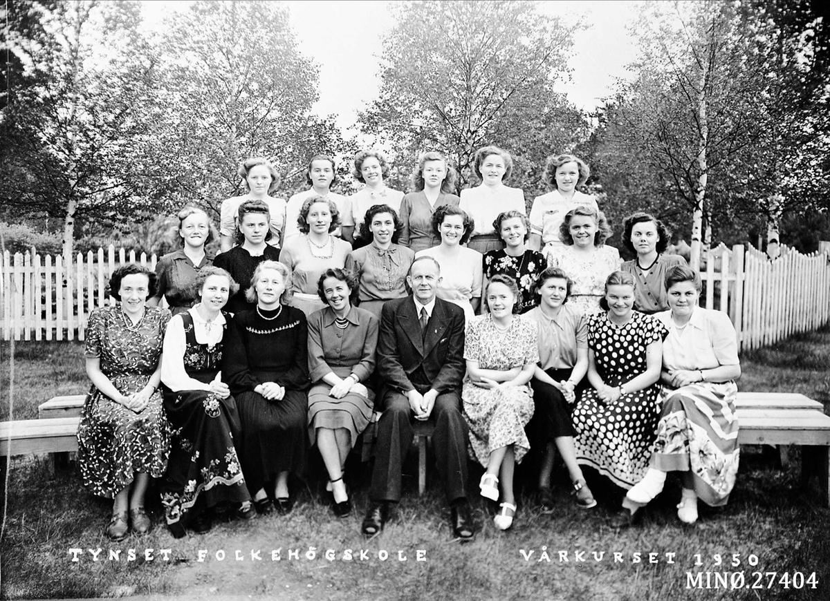 Gruppebilde - Tynset folkehøgskole - vårkurset 1950