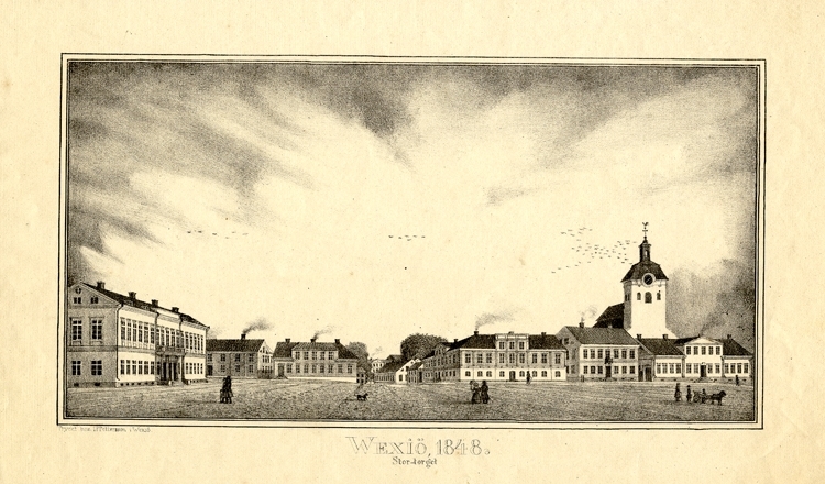Litografi.
Vy över Växjö Stortorg 1848. Till vänster syns det nya residenset, till höger domkyrkan.