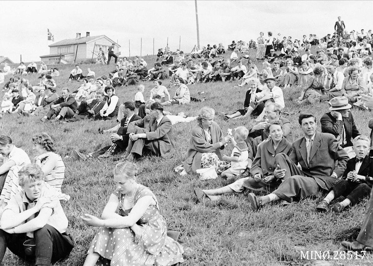 Landsstevne i Noregs Ungdomslag på Tynset 1957, publikum