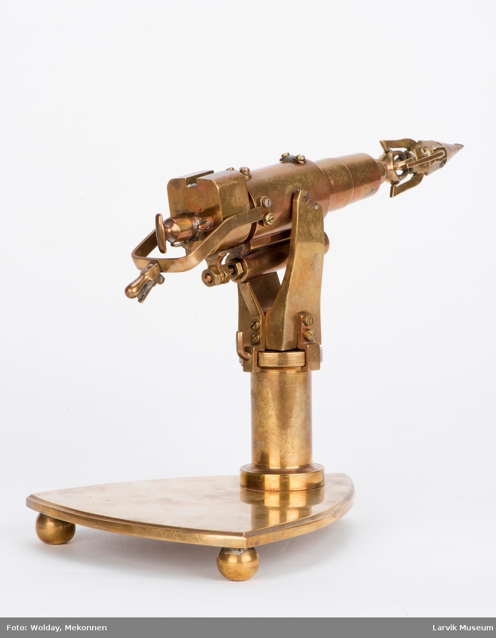Modell av en kanon med granatharpun.