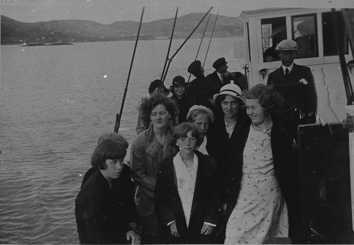 På kirketur til Bjarkøy med M/K "Arholmen" av Tranøy. 1936.