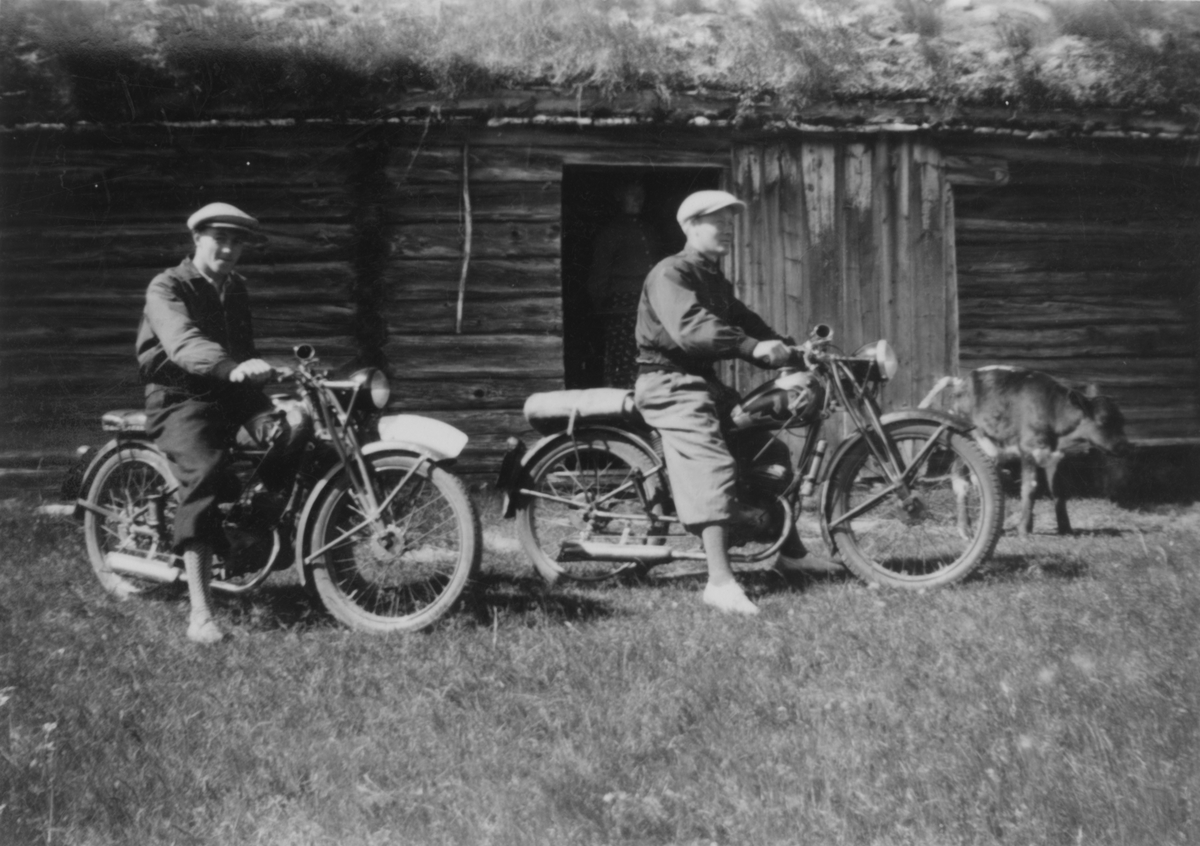 To menn med motorsykkel, Haldor Øien og Odd Foldshaugmoen