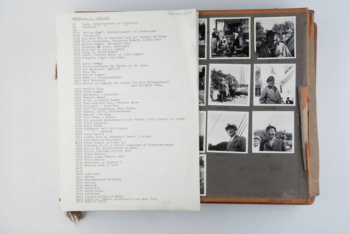 Album med fotografier av sportsseilere og miljøet omkring dem 1951-1953. Fotografert av Grethe Bruu. Album nr. 2.