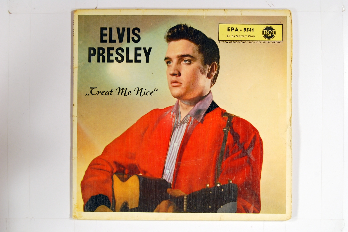 Bilde av Elvis med gitar.