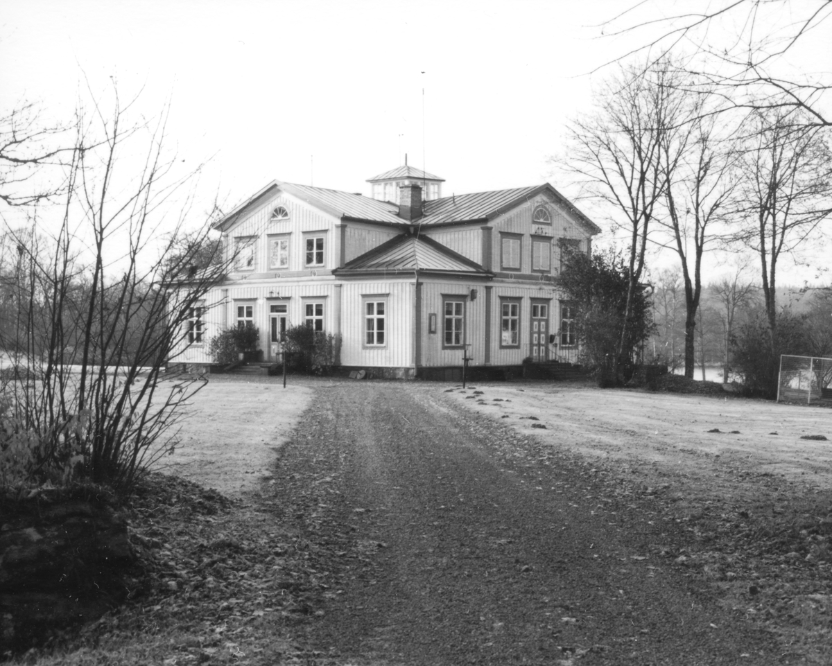 Källunda herrgård byggd 1820 i Kärda socken.