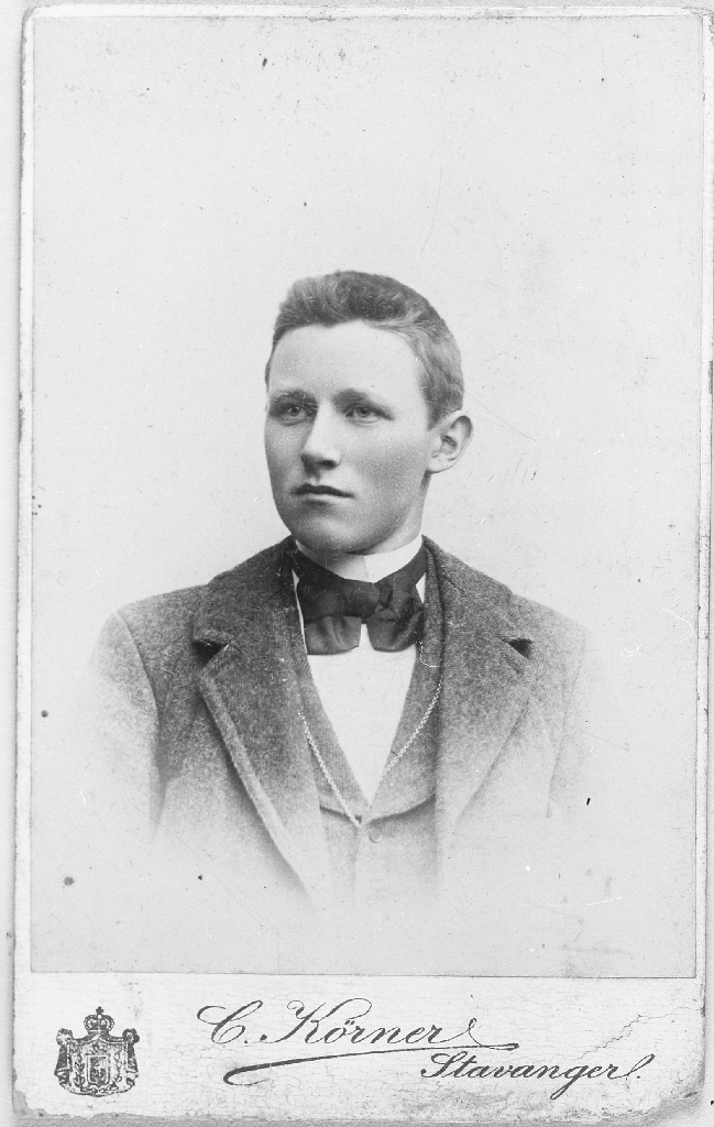 Ommund Torkelson Norheim (1881 - 1949). Konfirmantbilete?