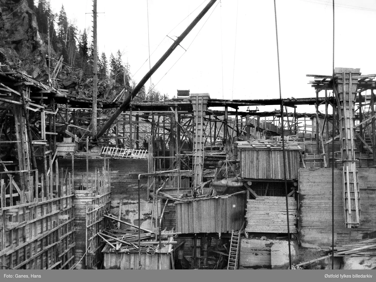 Solbergfoss kraftstasjon i Spydeberg under anlegg i 1922.