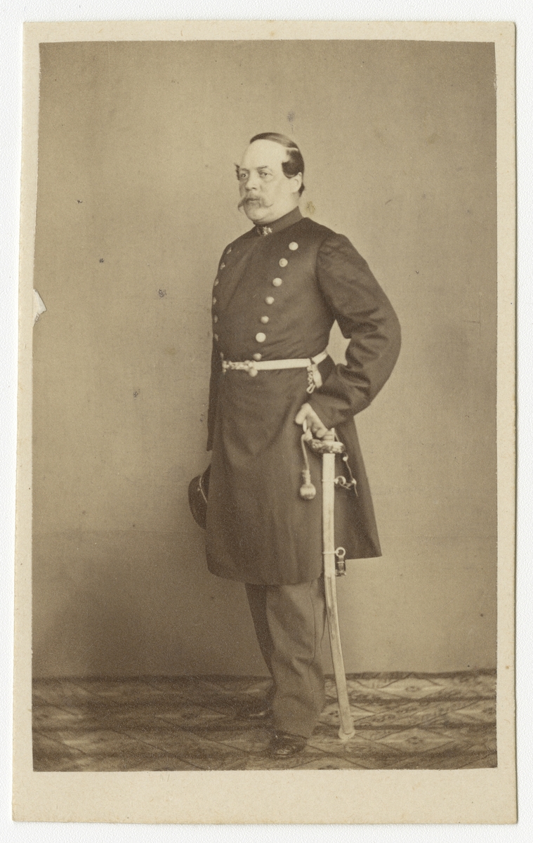 Porträtt av Arvid Theodor Wester, kapten vid Västgöta regemente I 6.
Se även bild AMA.0009291 och AMA.0021975.