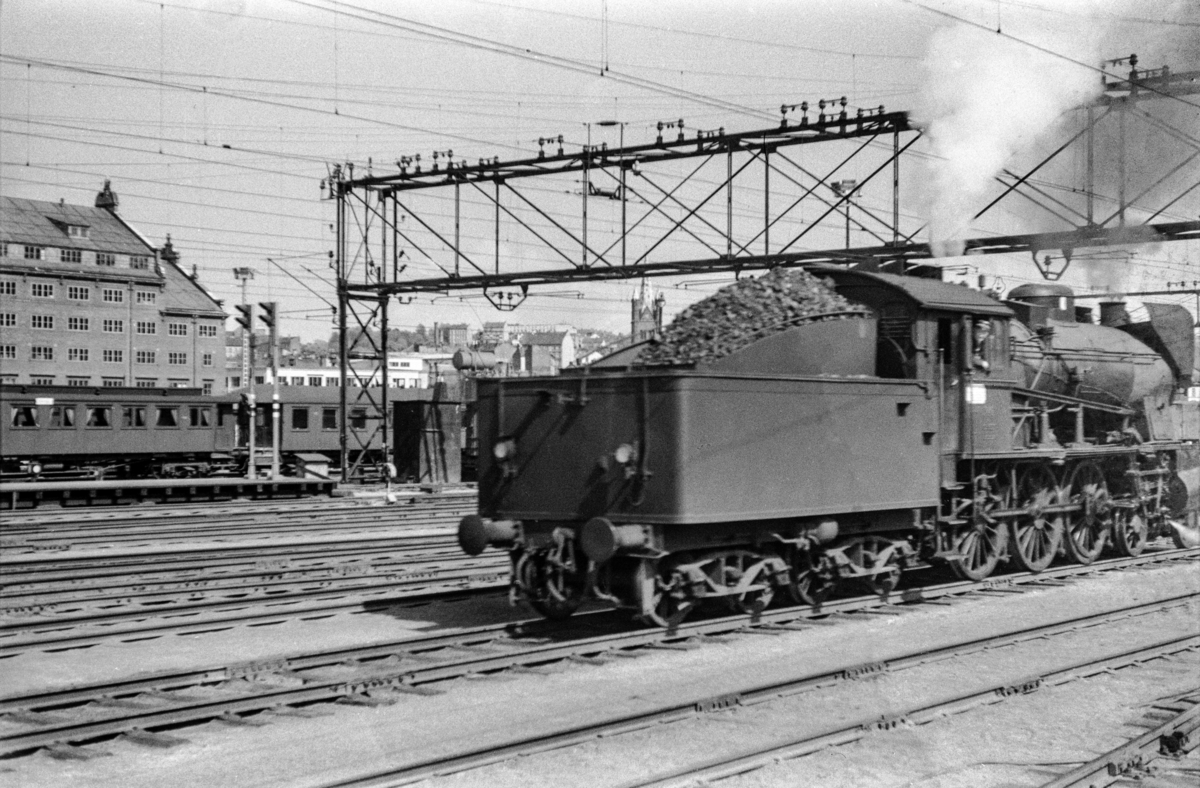 Damplokomotiv type 30b nr. 346 på Oslo Østbanestasjon.