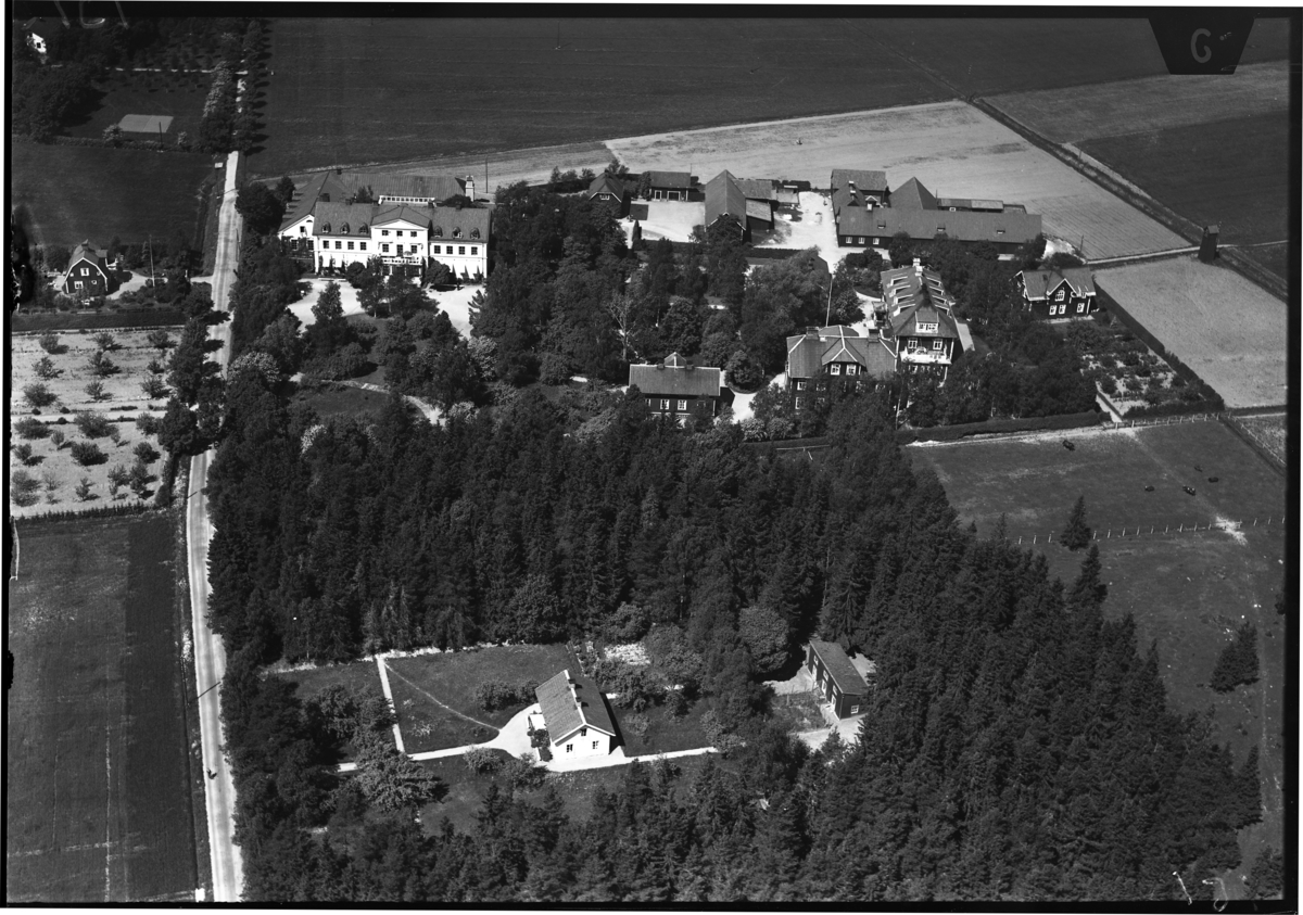 Flygfoto över Tärna folkhögskola, Tärna.