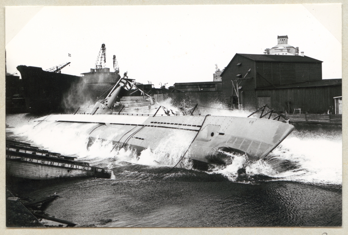 Ubåten U5 sjösättes tvärskepps. 1943-07-08