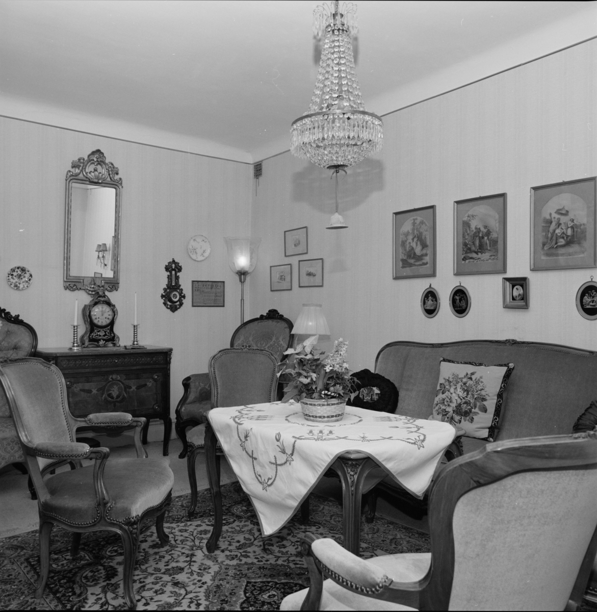 Den Bodska möbeln i salongen på bottenvåningen, Borgarhemmet, S:t Johannesgatan 13, Uppsala januari 1992