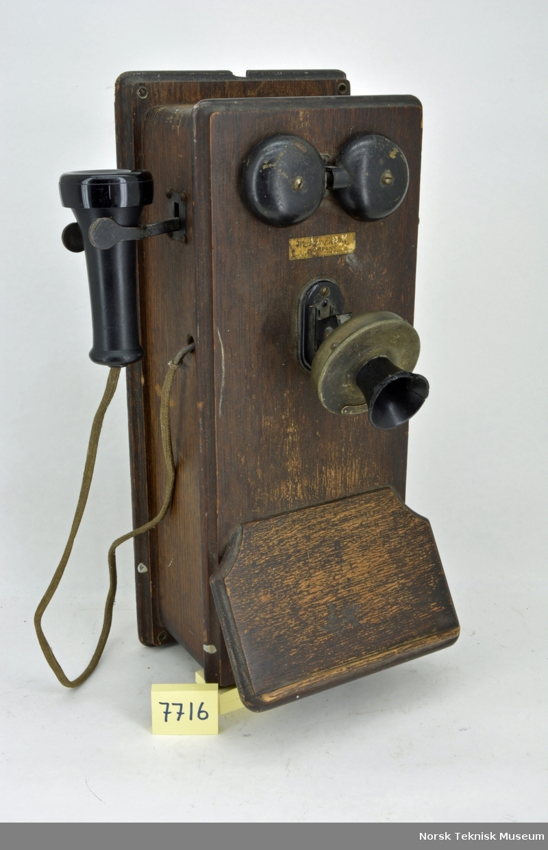 No 1317. Type: Magneto Telephones