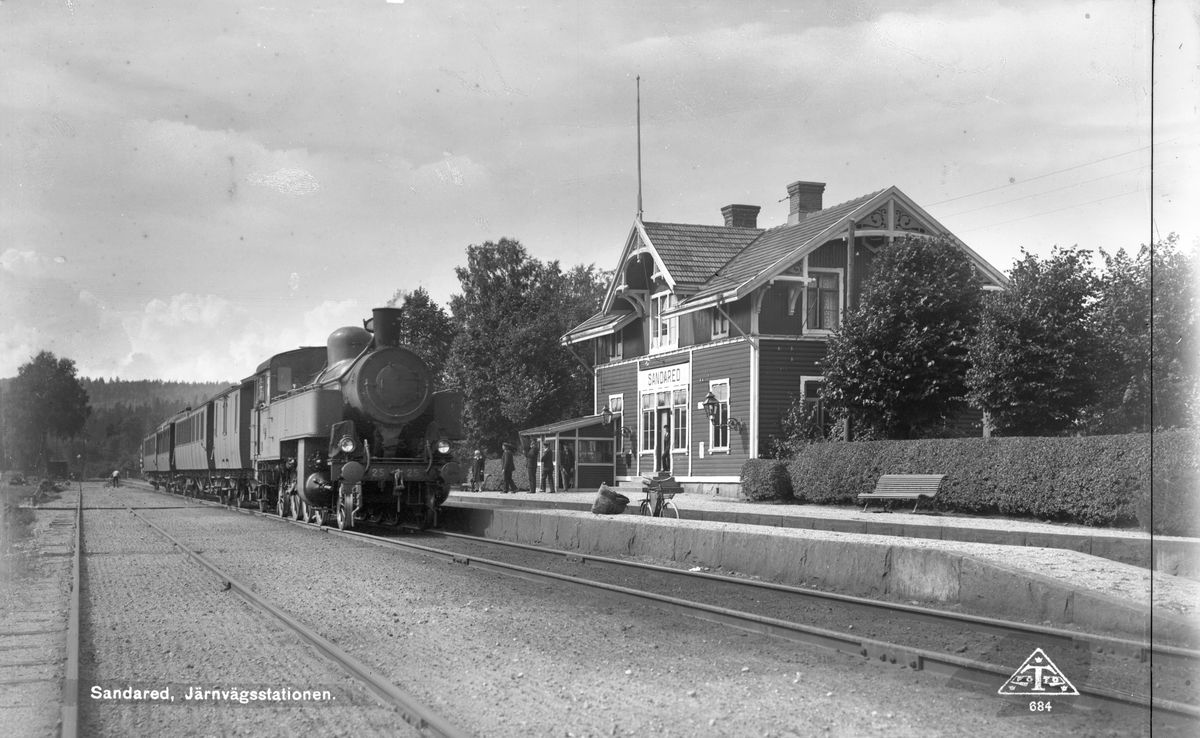 Göteborg Borås Järnväg Gbj Lok 25 Vid Sandared Station Järnvägsmuseet Digitaltmuseum 