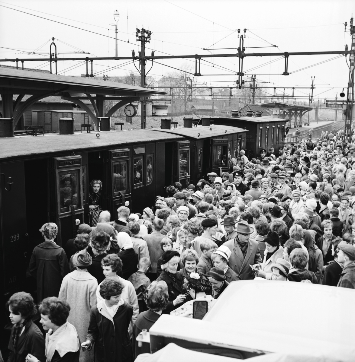 Historiska tågets resa från Stockholm till Göteborg för invigningen av Tåg 62. SJ AB 289. SJ A 103. SJ C2b 329