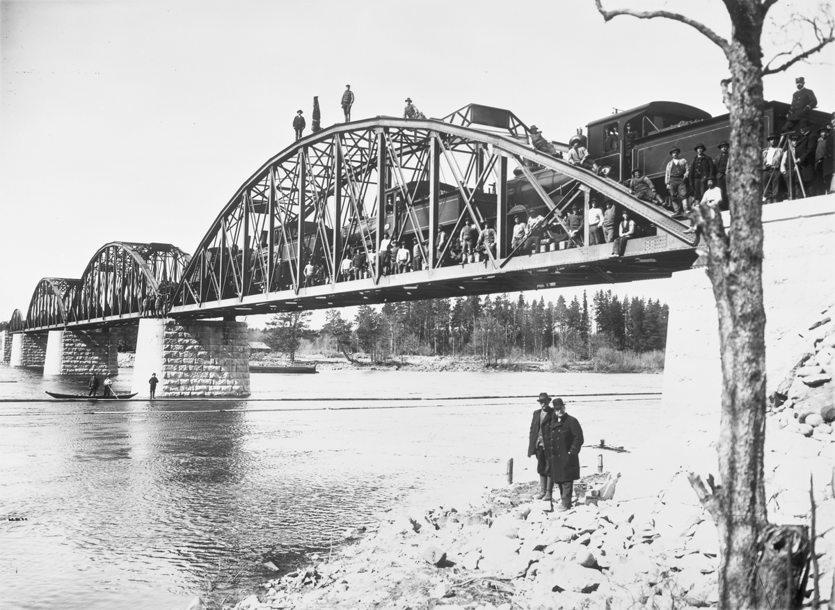 Bron över Dalälven. SGGJ 1, 3, 4, 5.
SGGJ , Sala - Gysinge - Gävle Järnväg