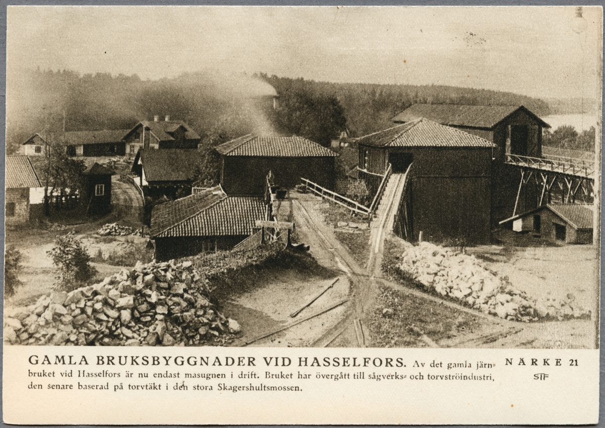 Bruksbyggnader vid Hasselfors. - Järnvägsmuseet / DigitaltMuseum