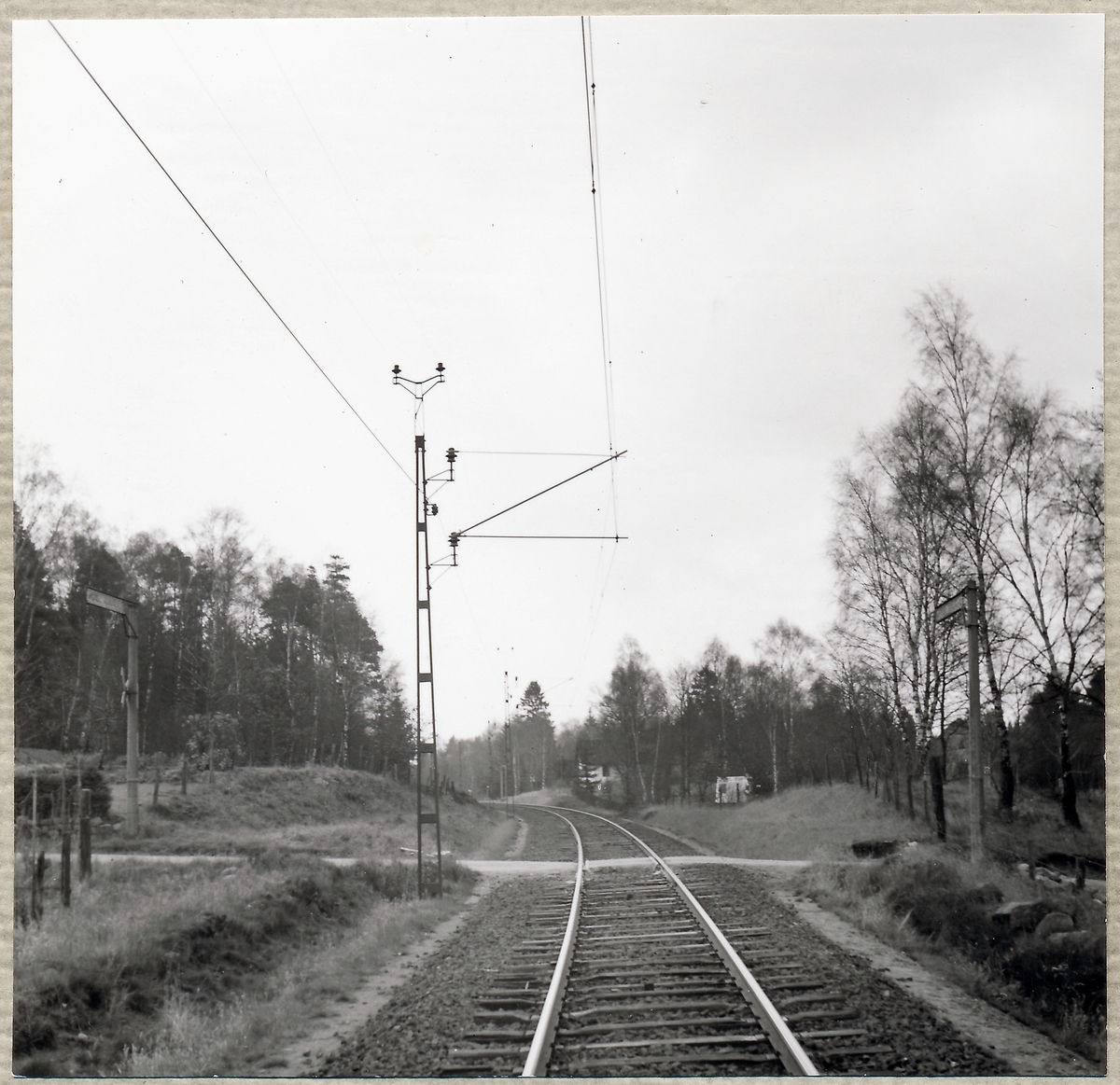Järnvägsövergång vid Tvärskog, på sträckan mellan Finja och Tyringe.