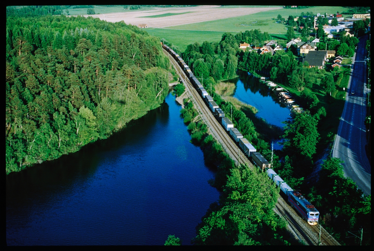 Statens Järnvägar, SJ Rc-lok med godståg.