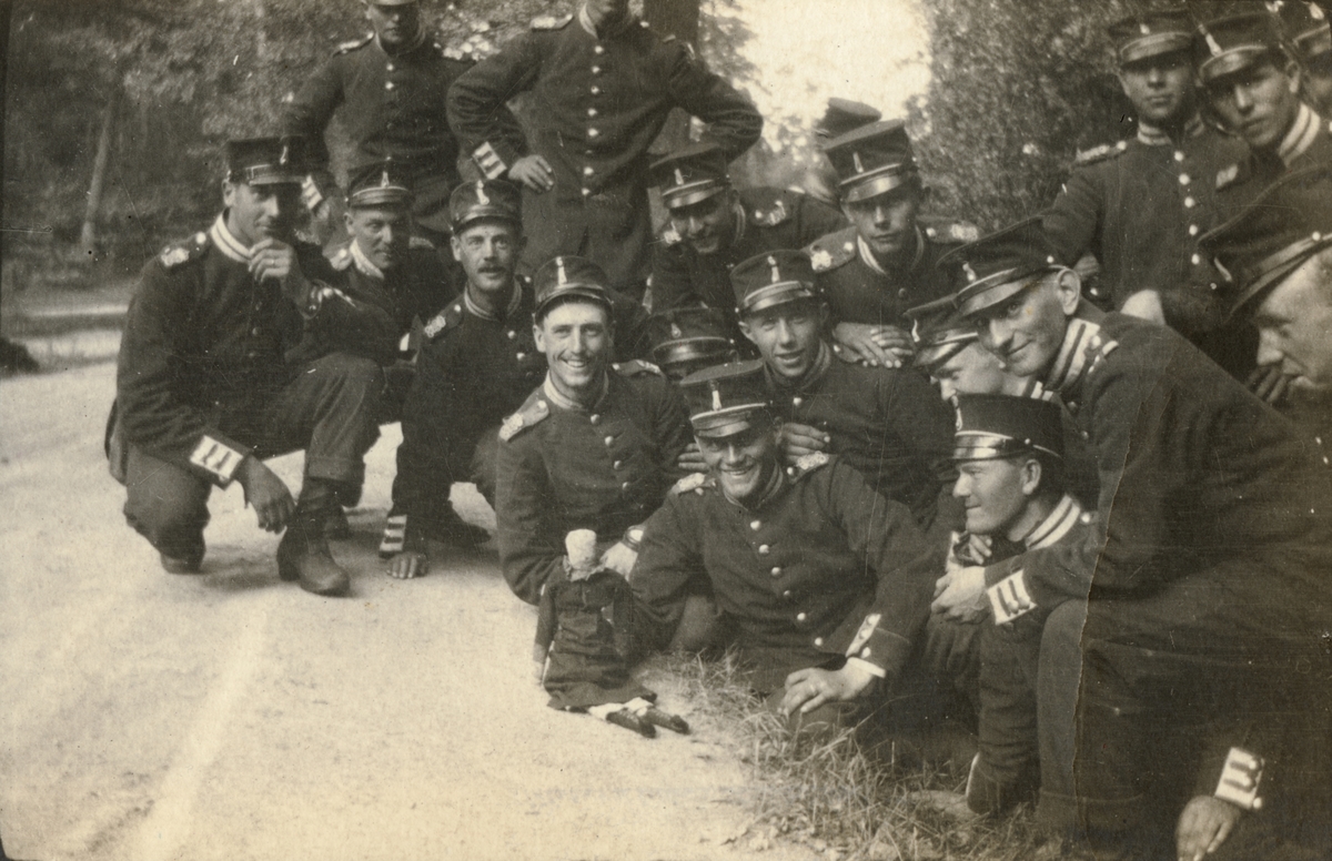 Gruppbild med soldater från Göta livgarde I 2.
