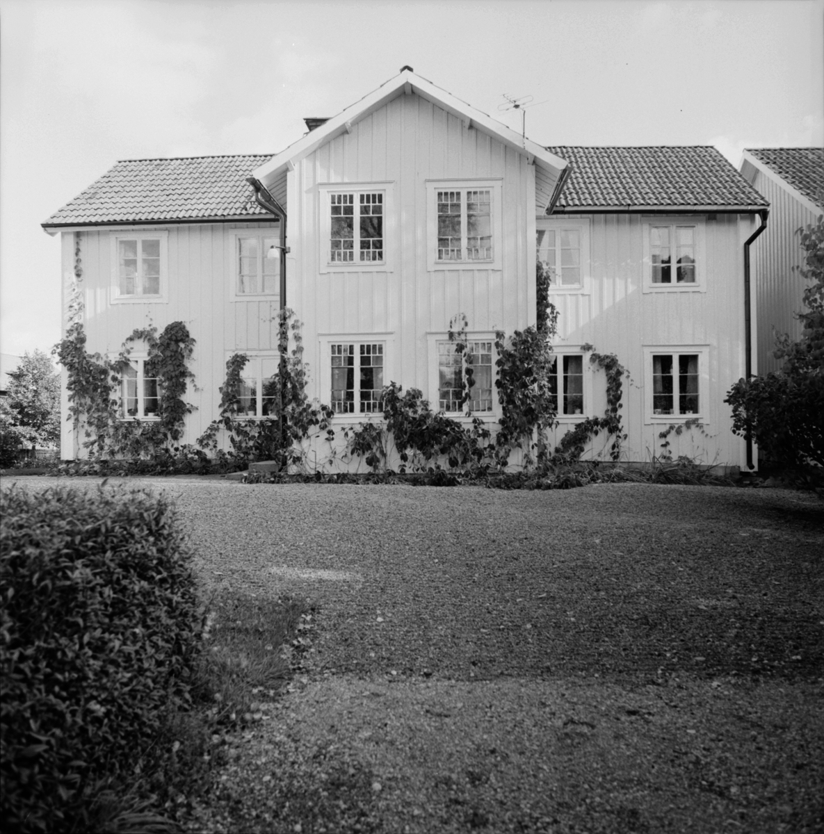 Huvudbyggnaden på Inger Wallens gård, Sävasta, Altuna socken, Uppland 1988