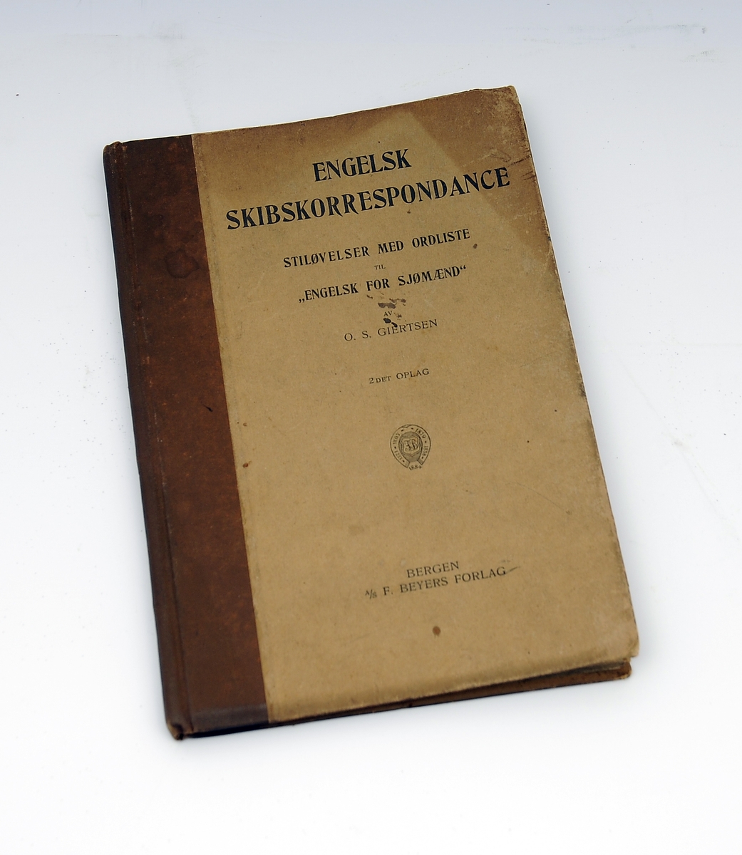 Lærebok brukt på sjømannsskolen i engelsk skipskorrespondase med stiløvelser og ordliste fra 1916.