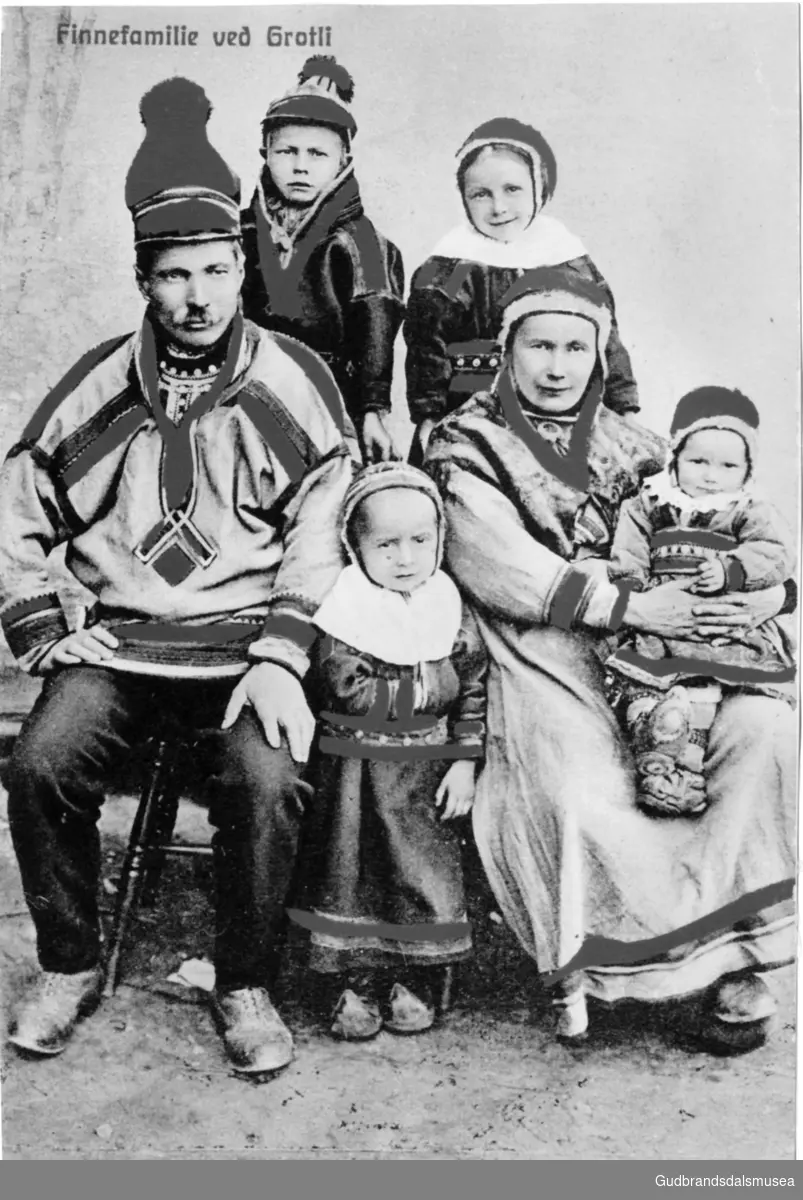 Johannes Partapuoli (f. 1869) med familie ca. 1908