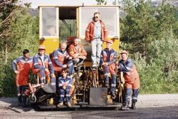 Mannskap med asfaltutlegger i Salten i Nordland på 1990-tall
