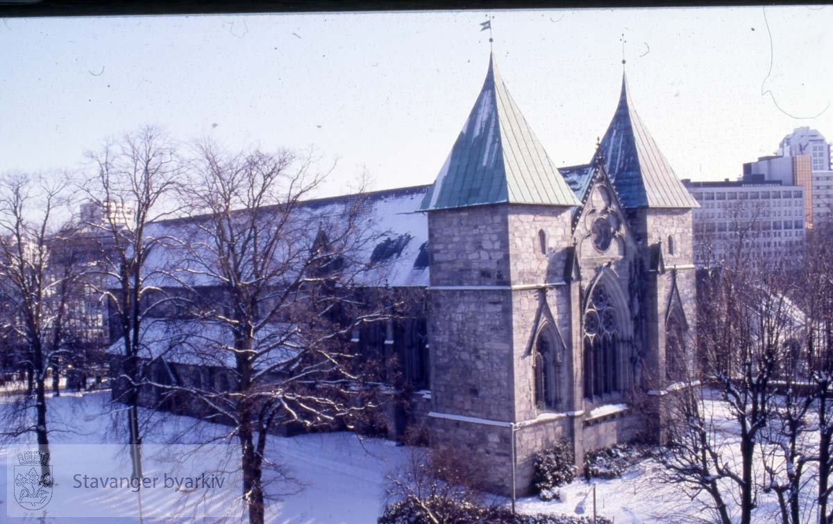 Domkirken i vinterdrakt.