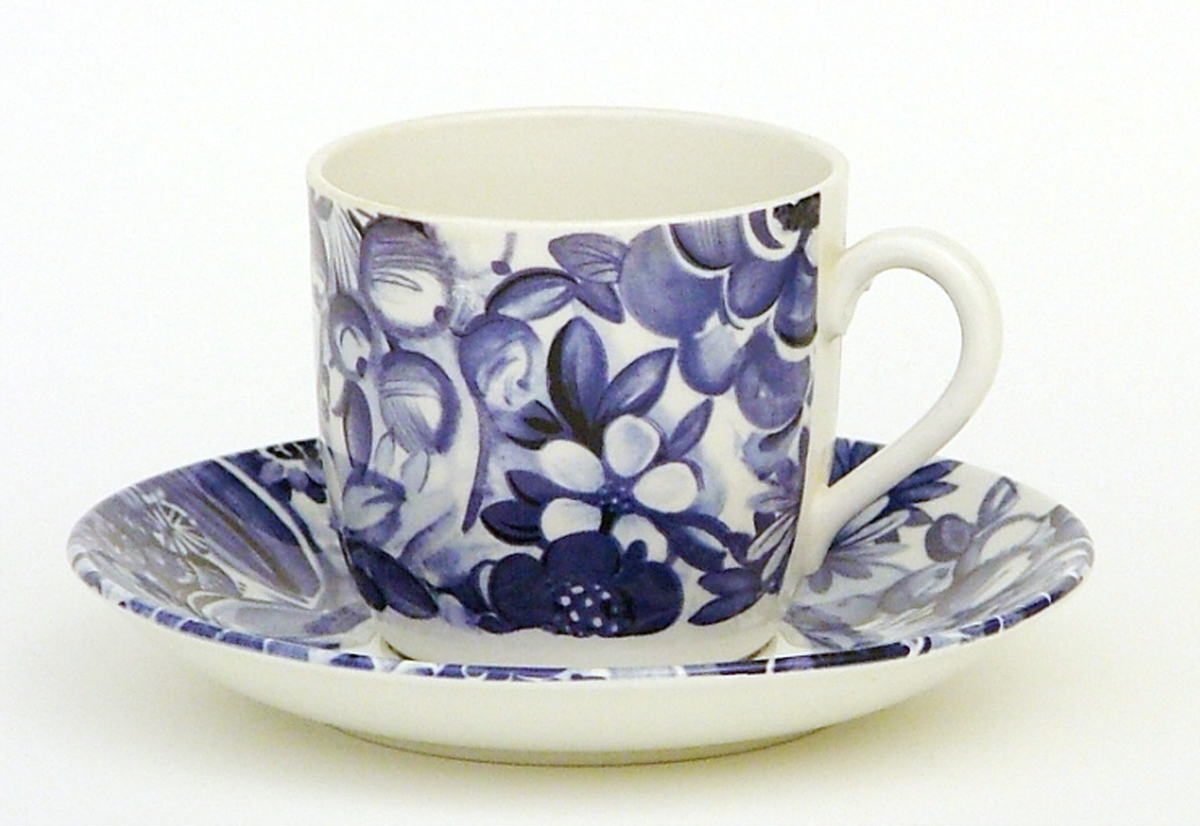 Kaffekopp. Blått mönster, titel Blå blomster.
VDN-märkt V555
Gefle
Sweden