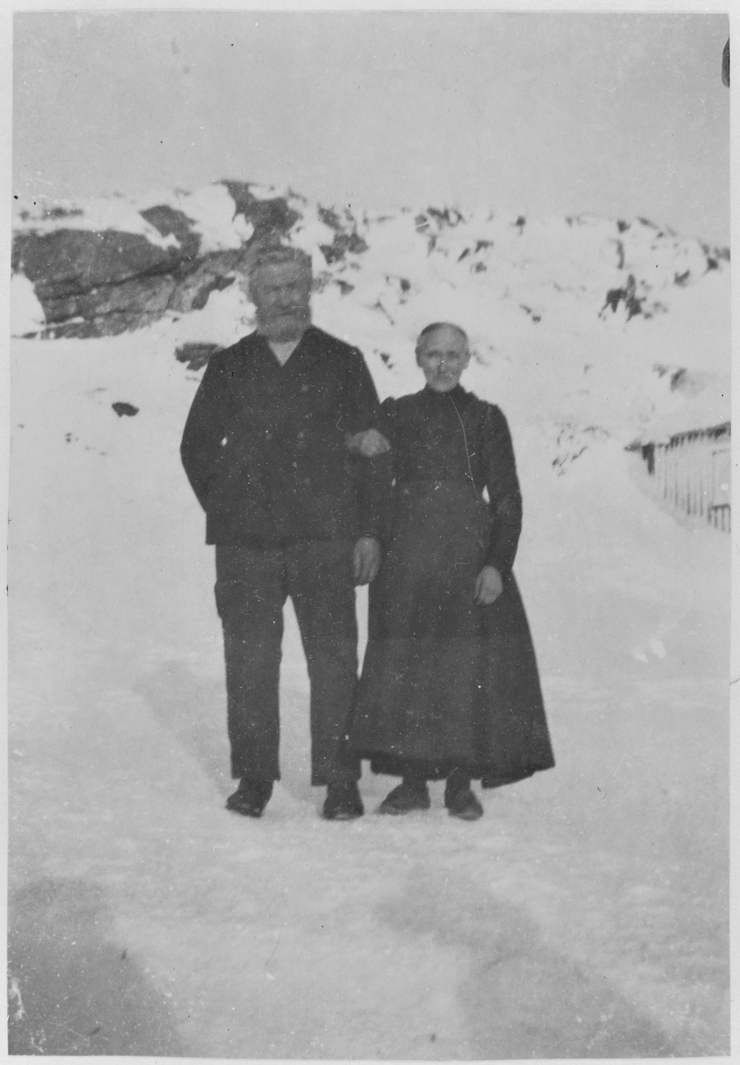 Sara og Kristian Aune, Aune, Vallersund.