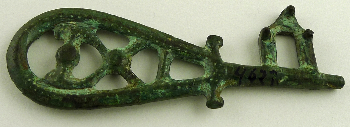 "himmelrikets nyckel"
jfr fynd från Uppåkra, Skåne