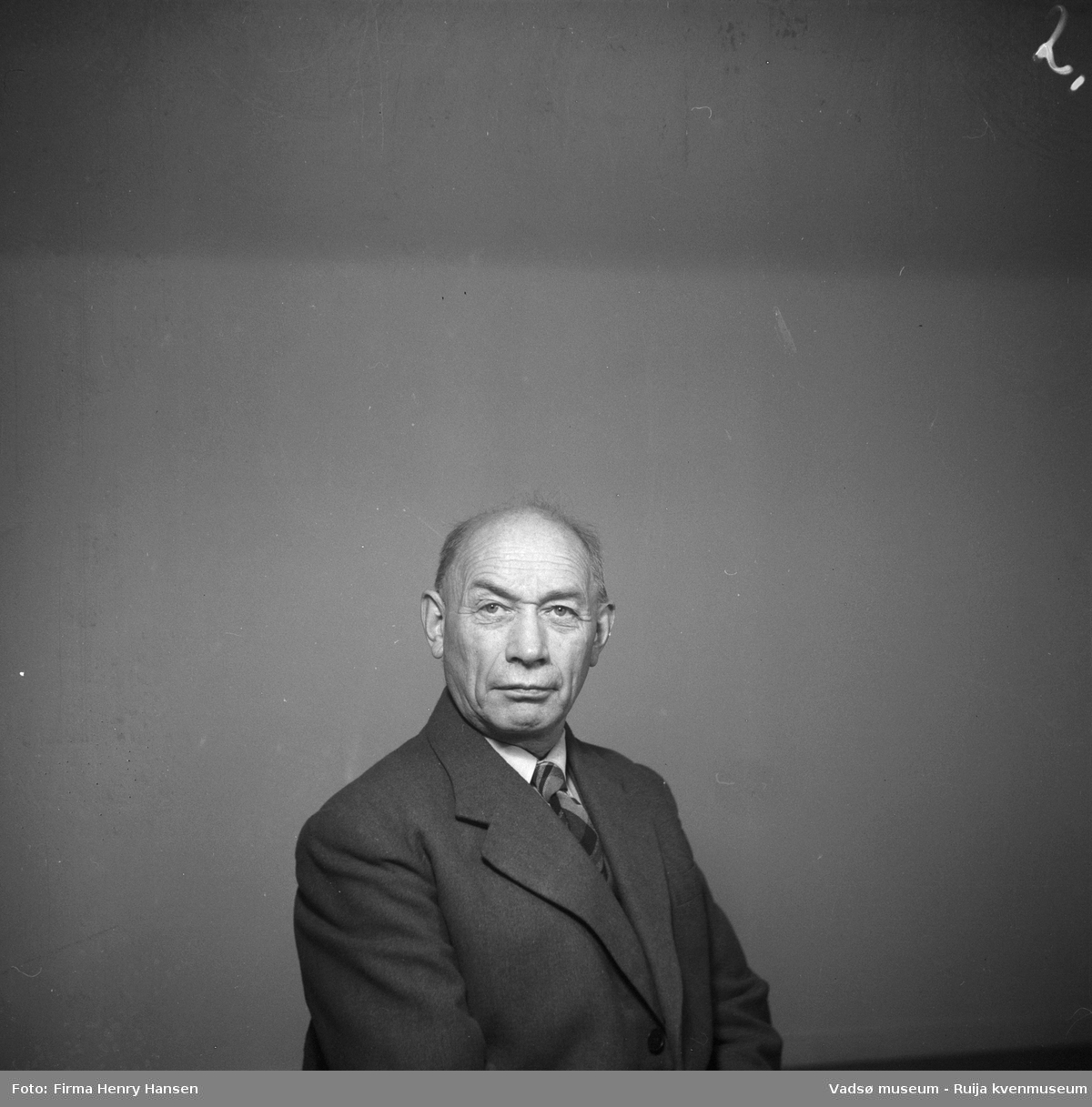 Portrett av Lyder Aarseth. Han var skoledirektør i Finnmark 1933-1943, 1945-1951.