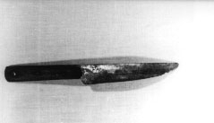 Form: Knivformet blad med treskaft
