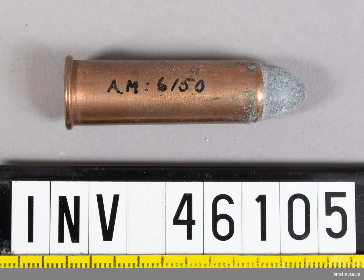 Grupp V.
12 mm hel skarp patron m/1868. Till 12 mm gevär m/1867 och karbiner m/1870, 1864-1868-1885.