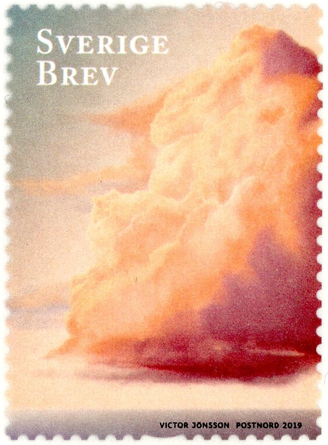 Frimärken i rulle med tio självhäftande frimärken med ett motiv av ett moln. Brevvalör.