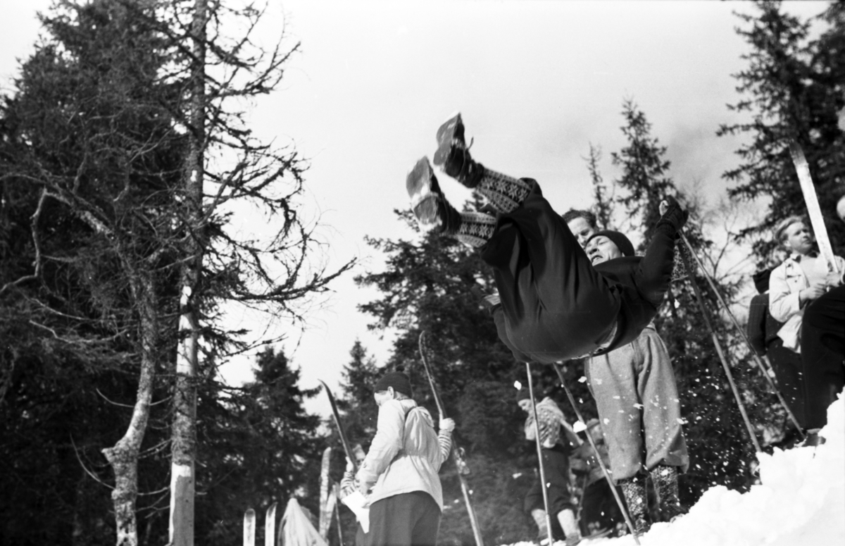 Nordmarka, Fin skisøndag. Hopping Skjennungen 1953/1954