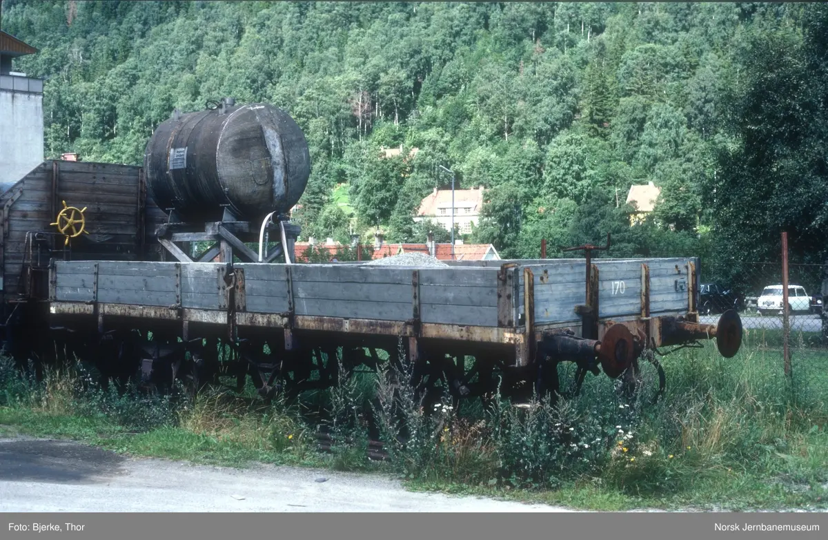 rjukanbanens-godsvogn-litra-m3-nr-170-p-rjukan-stasjon-norsk