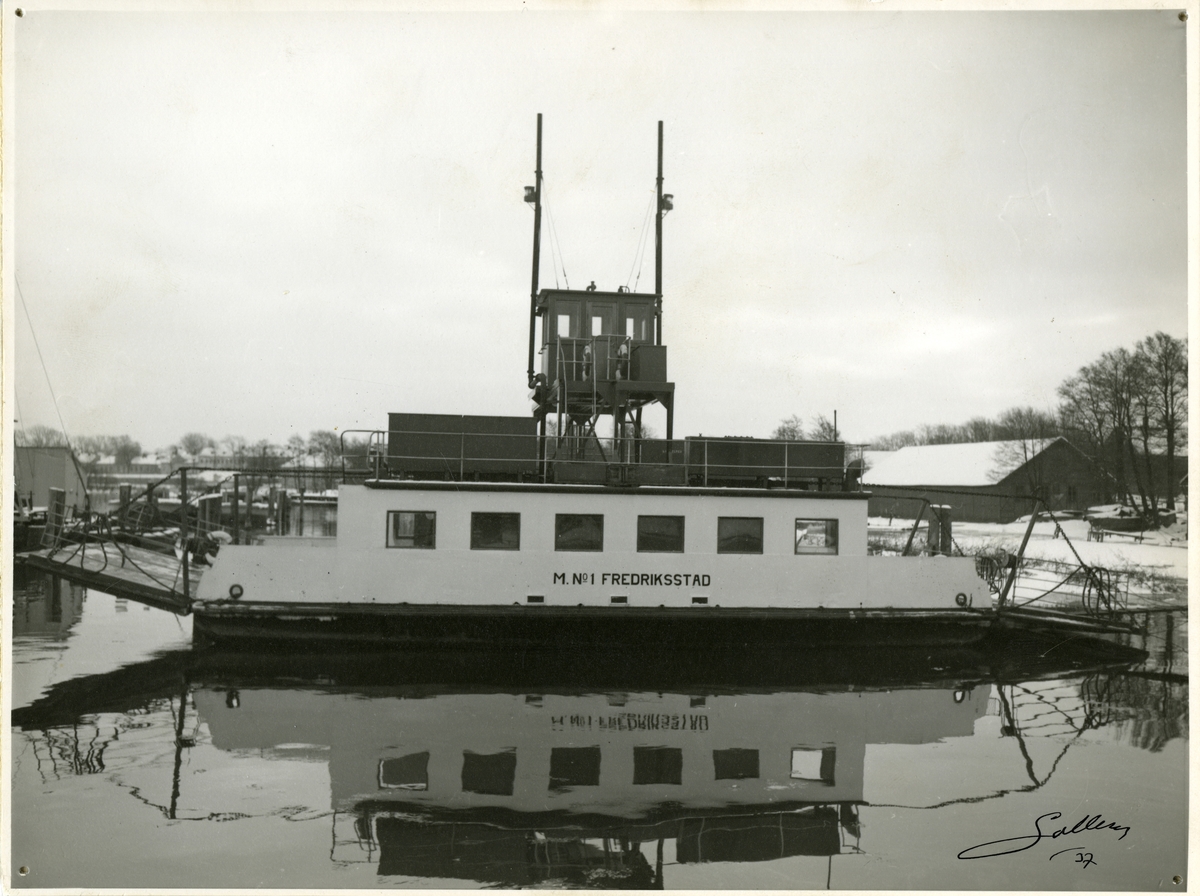 Bilferge, Fredrikstad fergested, Motorferje nr. 1 (M.No 1 Fredriksstad ...