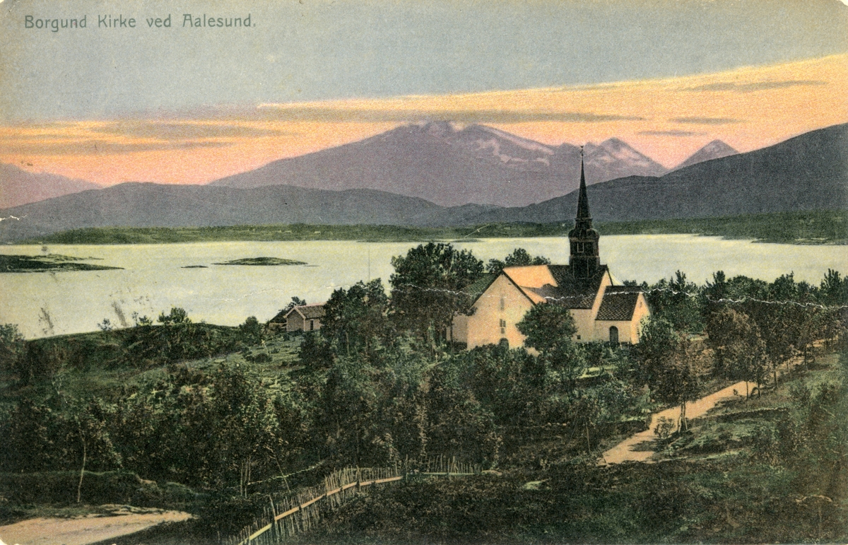 Prospektfotografi av Borgund kirke.
