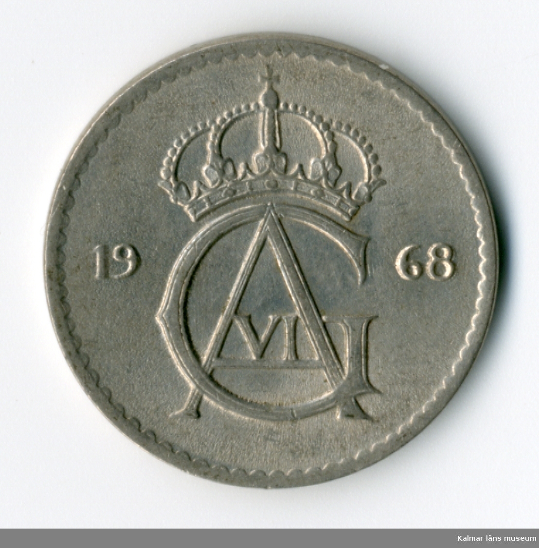 KLM 46167:71 Mynt, av metall, 25 öre. Utgiven 1968. Under Gustaf VI Adolfs tid.